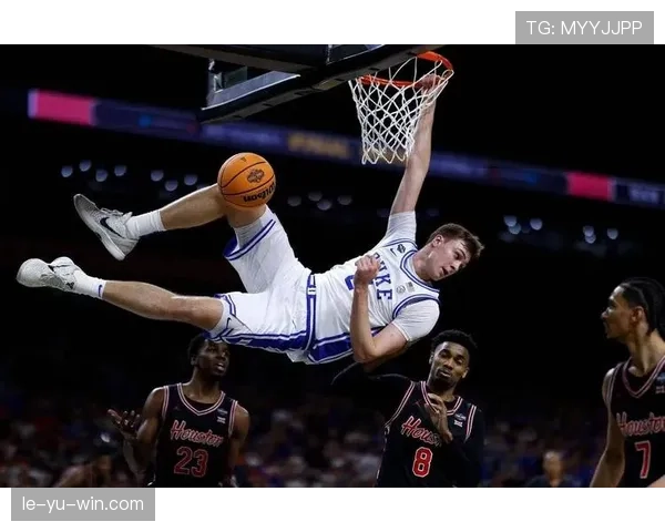 库珀·弗拉格三分命中率提升显著，拉开队内得分差距